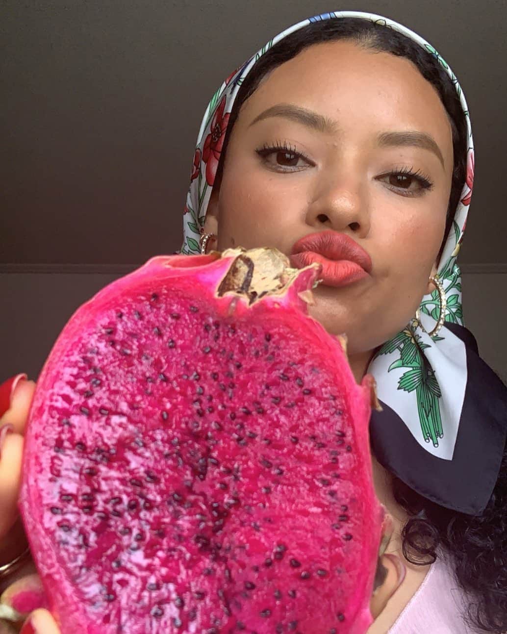 ティファニー・キャデラックのインスタグラム：「Eat yo fruits」