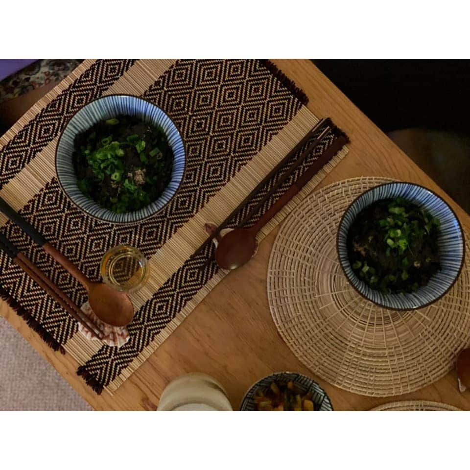 ハン・イェリのインスタグラム：「내가 찍은거 아님. 예쁜애들을 너무 못찍어서 언니가 찍어줬다. 하..ㅠ」