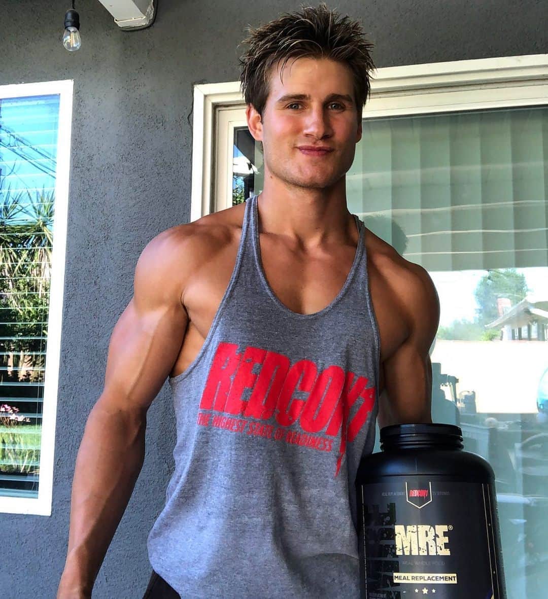 セージ・ノースカットのインスタグラム：「Want some @redcon1 MRE Protein? Click the link in my bio and get 20% off using Code Sage20 for it or any products on Redcon1’s site! #ad #redcon1 #fitness #mma」