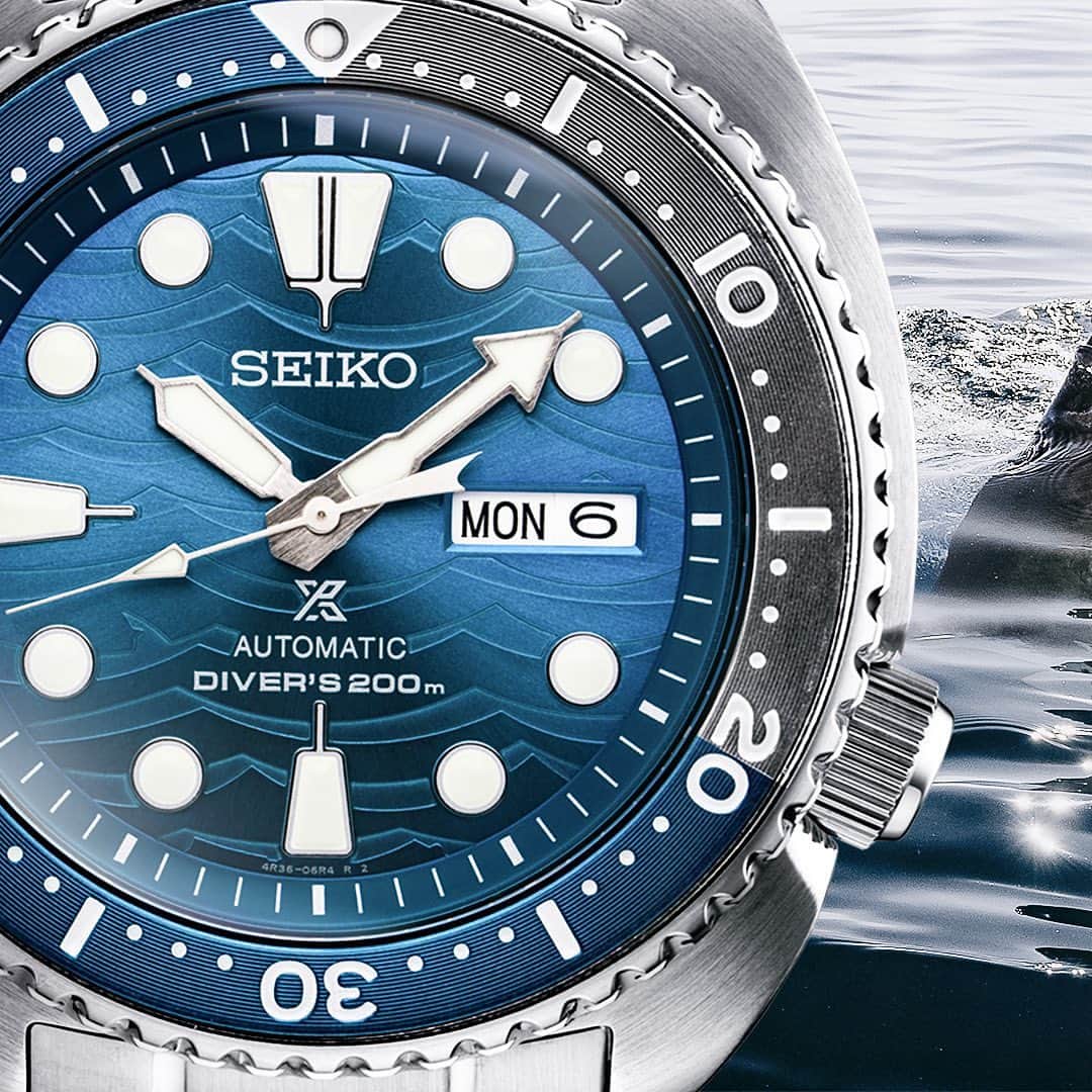 Seiko Watchesさんのインスタグラム写真 - (Seiko WatchesInstagram)「Echoing the waves of the ocean, the intricately patterned dial on the Prospex SRPD21 Automatic Diver adds a touch of sophistication to your next adventure.🌊 🦈  #Seiko #Prospex #SeikoDiver #SeikoFam #SRPD21 #SharkWeek  https://seikousa.com/products/srpd21」8月11日 2時03分 - seikowatchusa