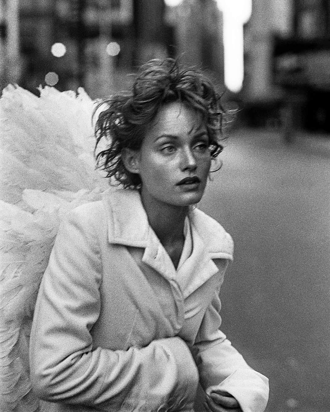 ピーター・リンドバーグさんのインスタグラム写真 - (ピーター・リンドバーグInstagram)「Amber Valletta, New York, 1993 #LindberghStories #AmberValletta #harpersbazaar」8月11日 2時08分 - therealpeterlindbergh