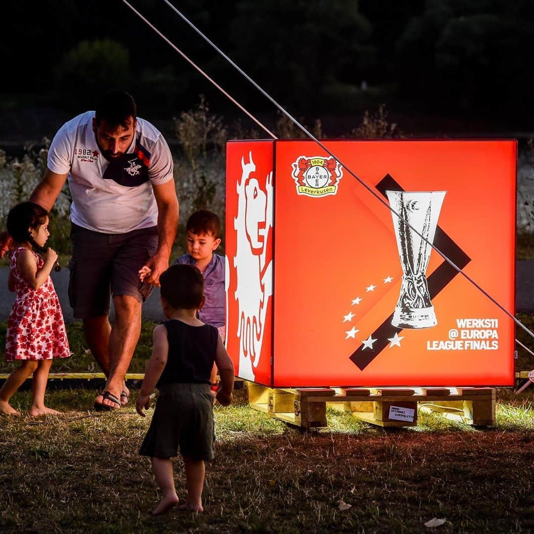 バイエル・レバークーゼンさんのインスタグラム写真 - (バイエル・レバークーゼンInstagram)「⚫️❤️⚫️❤️⚫️❤️ #UEL 📍 Rheinufer, Leverkusen  #INTERB04」8月11日 2時23分 - bayer04fussball