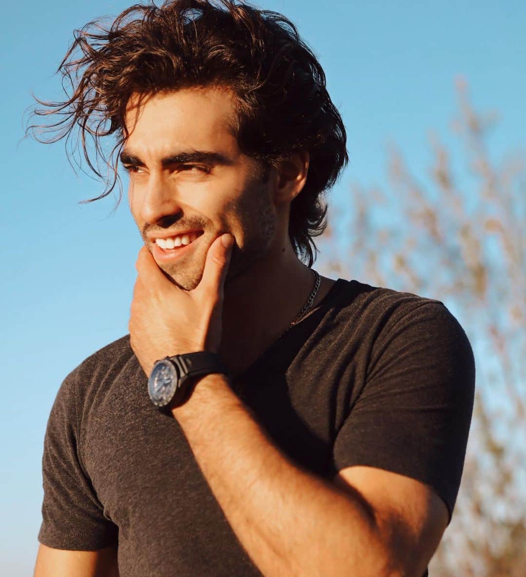 ブレイク・マイケルのインスタグラム：「Set your life on fire. Seek those who fan your flames - Jalal adDin Rumi⁣ ⁣ It means that you’re passionately living and ambitiously focused on creating your dreams, bringing your dreams into reality, and being who you’ve always wanted to be.」