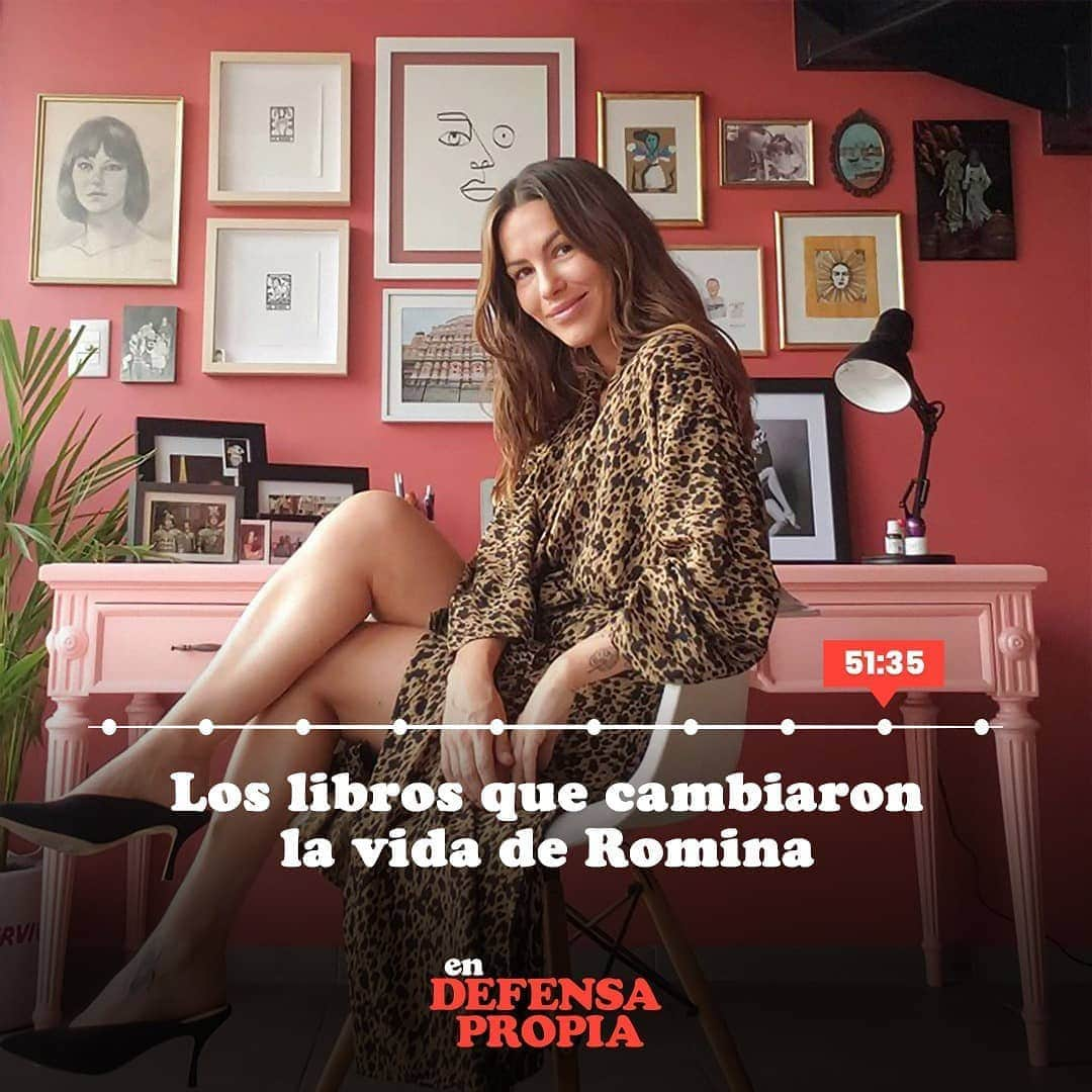 Erika De La Vegaさんのインスタグラム写真 - (Erika De La VegaInstagram)「Al escuchar a @RominaSacre, mi invitada #71 de #EnDefensaPropia, entendí perfectamente el porqué del nombre de su libro: “Lo sensibles no nos quita lo chingonas”   Romina es una mujer carismática y con un sentido de humor especial. Ella aprendió que pensar diferente, más allá de ser una desventaja, te da la oportunidad de crear tu propio espacio, donde puedes ser tan sensible o irreverente como quieras, así como lo hizo en @RominaMedia.   Pueden encontrar el episodio completo en todas las plataformas de audio #Spotify #ApplePodcasts #GooglePodcasts #iVoox y en mi canal de #Youtube  #ErikaDeLaVega #PodcastEnEspañol」8月11日 2時29分 - erikadlvoficial