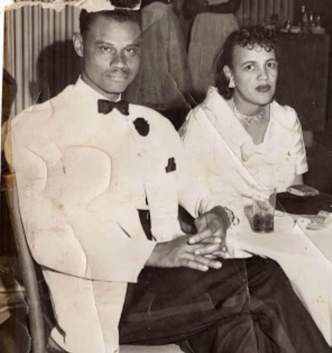 キース・パワーズのインスタグラム：「This photo of my great grandparents is too great not to post. Miss them so much.  👼🏿👼🏿🙏🏿❤️」