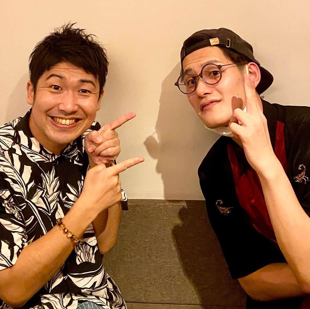 レイチェルのインスタグラム：「先日。  てか、けっこー前ですが、  九条くんと久しぶりに再会した日。  改めて、  『ABCお笑いグランプリ』優勝おめでとうっ！！！！！ 😆😆😆😆😆🎉🎉🎉🎉🎉🎉✨✨✨✨✨✨ #コウテイ #九条ジョー #ズィーヤ★ #吉本新喜劇 #レイチェル #マスク は #もちろん #R.H.B #レイチェルホームボーイズ #とか言っちゃって #😋✨✨✨」