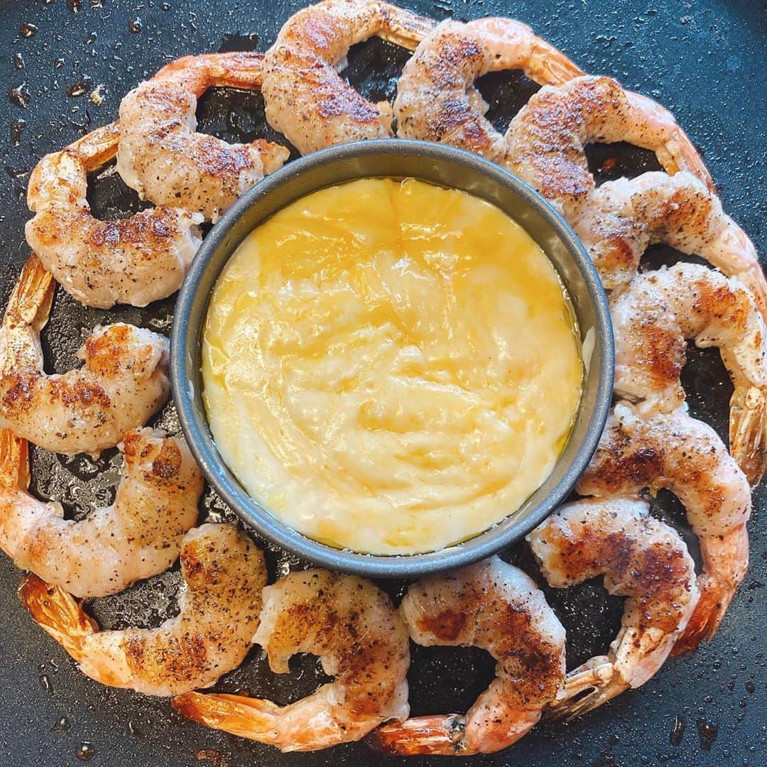 森カノンさんのインスタグラム写真 - (森カノンInstagram)「🦐🧀 . エビをチーズに付けてトルティーヤで巻くやつ 美味し過ぎた🤤🤤🤤」8月10日 18時14分 - mkanon211