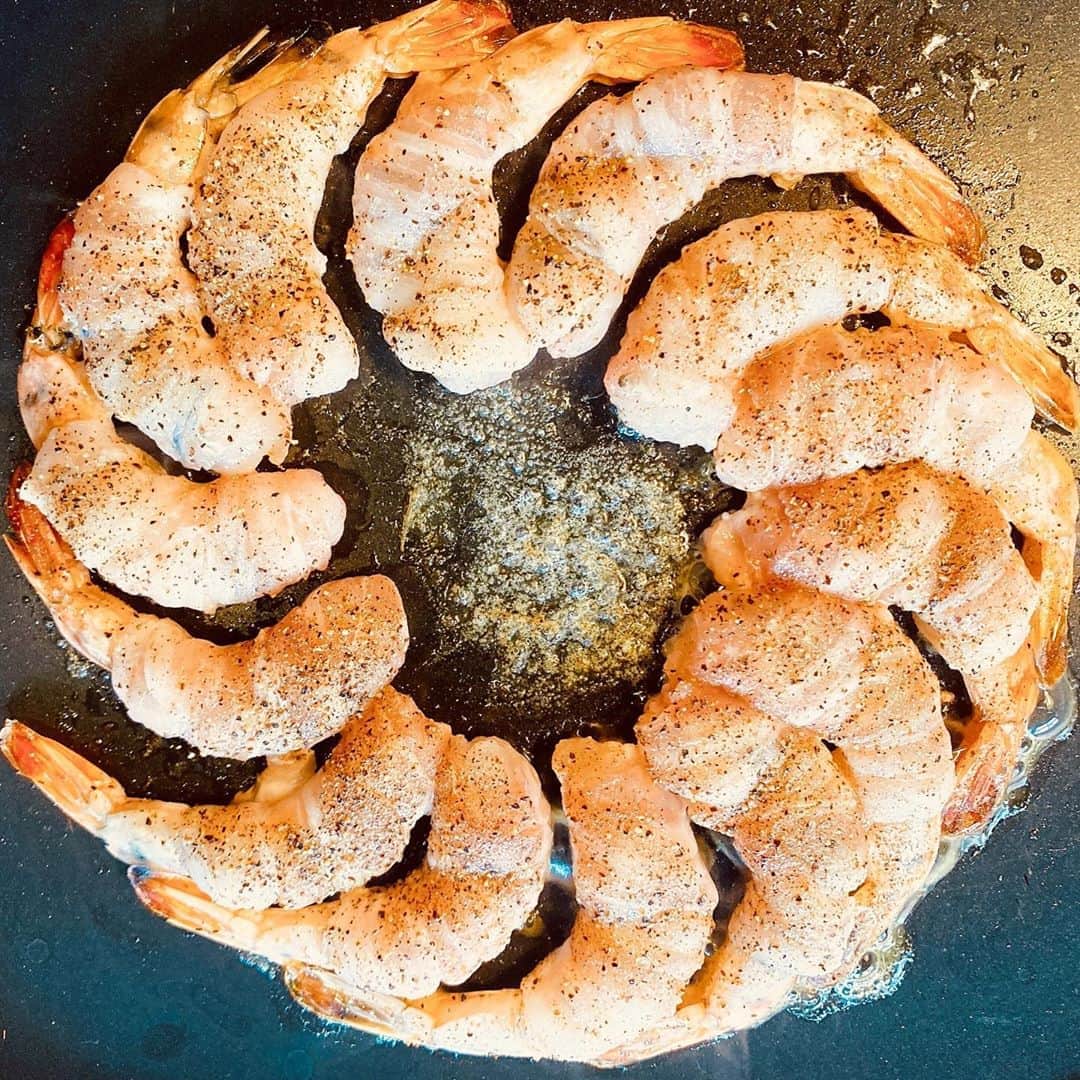 森カノンさんのインスタグラム写真 - (森カノンInstagram)「🦐🧀 . エビをチーズに付けてトルティーヤで巻くやつ 美味し過ぎた🤤🤤🤤」8月10日 18時14分 - mkanon211