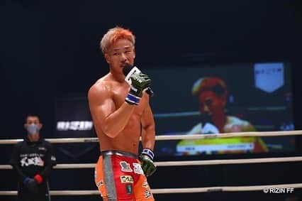 神龍誠のインスタグラム：「試合無事勝てました 初の一本勝ちで嬉しいですが、課題が残りすぎて悔しいです。 まだまだ強くなるのでこれからも応援よろしくお願いします #神龍誠 #DEEP #RIZIN」