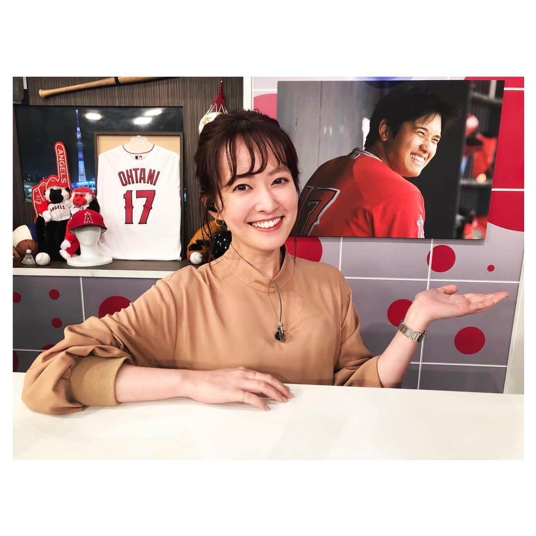 西島まどかさんのインスタグラム写真 - (西島まどかInstagram)「NHK BS1「スポーツ酒場 語り亭」﻿今日8/10よる9時から放送があります！﻿ ﻿ 今夜のテーマは「大谷翔平 3年目”試練”の戦い」﻿ 先ほど収録してまいりました。﻿ ﻿ 2018年に右肘の手術をして、打者に専念した2019年。﻿ 投手としての姿を久しぶりに見せてくれた大谷選手の今の状況は、皆さん知るところですよね。﻿ ﻿ 元メジャーリーガーの川上憲伸さん、岩村明憲さん、﻿ そしてメジャーリーグジャーナリストのAKI猪瀬さんをお迎えして﻿ 今シーズンの大谷選手の登板で見えたこと、希望、打者としての変化など、語っていただきました。﻿ ﻿ ﻿ 是非ご覧ください！﻿  番組の詳細は3枚目に。  2枚目は、今回も衣装でお世話になった @_parigot_ さんのワンピース全景。 袖のリブとつるんとしたシルエットのバランスが良き🌱 ﻿ ﻿ #nhk#nhkbs1﻿ #スポーツ酒場語り亭﻿ #メジャーリーグ#大谷翔平﻿ #ピッチャー#バッター﻿ #川上憲伸 #岩村明憲 #AKI猪瀬﻿ #ミッツマングローブ﻿ (敬称略)﻿ #西島まどか　  #parigot#パリゴ @parigot_marunouchi」8月10日 18時18分 - nishijima_madoka