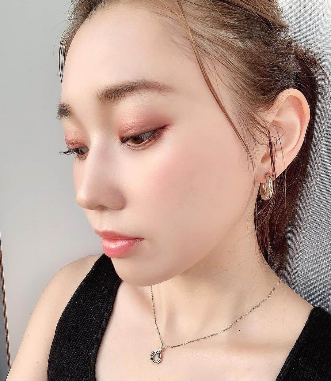 梶恵理子さんのインスタグラム写真 - (梶恵理子Instagram)「2つ前の投稿にあげた 8/28限定発売のNARS ORGASM X collectionで 色っぽスポーティーメイクしてみた💄🏃‍♀️💨 . . はじめての髪の毛全上げ！！笑 いつもとかけ離れた 強くてセクシーなスポーティーメイクができて 満足すぎぃぃ！！！！😆😆😆💞 . メイクのやり方は今週末にupします🤗 お楽しみに〜💋💋💋 . . . #かじえり#かじえりメイク#スポーティーメイク#色っぽメイク#nars#sportymakeup#japanesemakeup#xappeal#オーガズムコレクション」8月10日 18時20分 - kajierimakeup