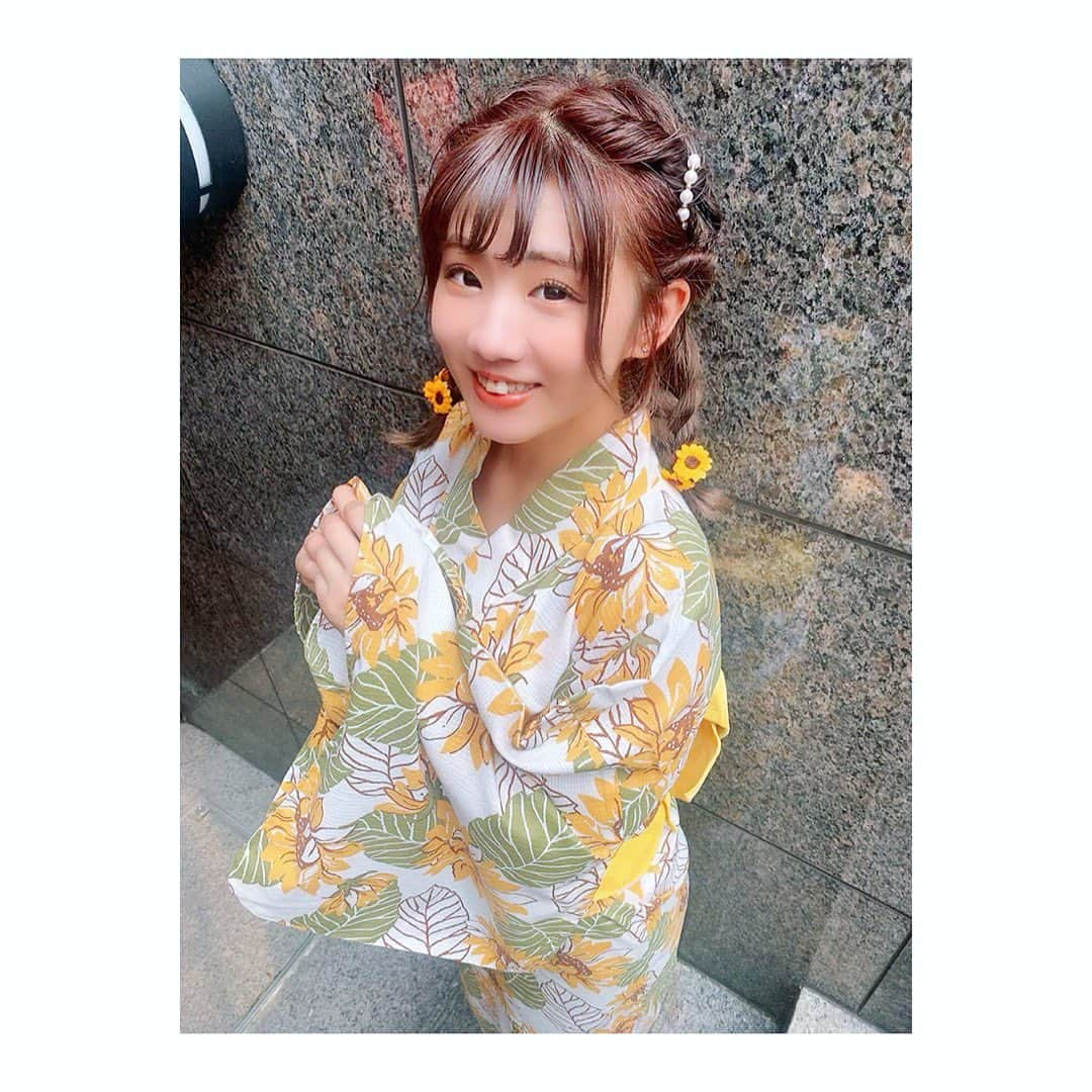 根本羽衣さんのインスタグラム写真 - (根本羽衣Instagram)「🌻  🍉  #浴衣 #ひまわり #浴衣ヘアアレンジ #くるりんぱして三つ編み #日本の夏 #160cm」8月10日 18時25分 - ts_uichan1002