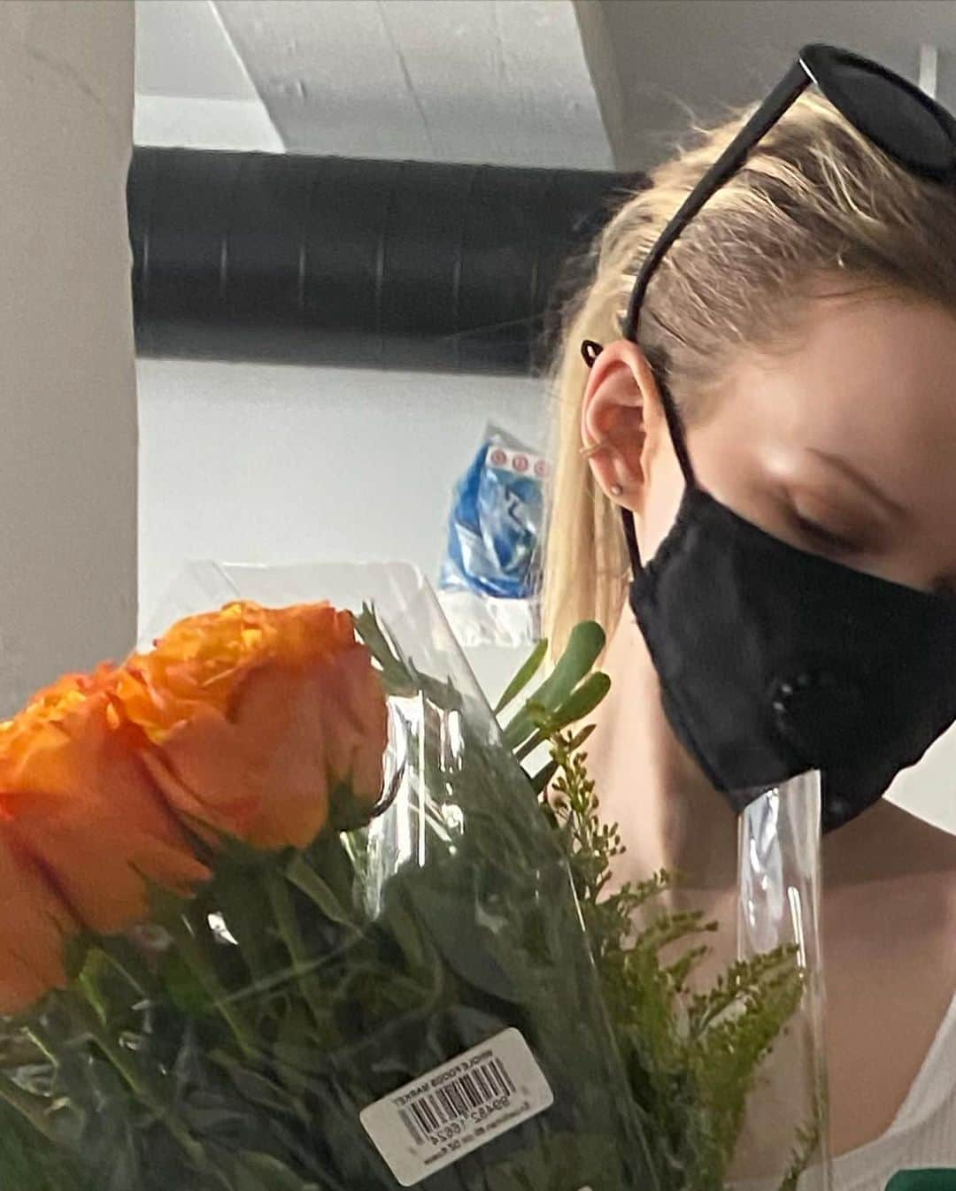 ダヴ・キャメロンさんのインスタグラム写真 - (ダヴ・キャメロンInstagram)「wear a mask, do your squats , write your feelings , wear a mask , drink twice as much water as coffee, take care of your plants , cry in public (6 ft away), WEAR SUNSCREEN but above all , and i can’t stress this enough, wear a fucking mask . because it really is. that easy」8月10日 18時32分 - dovecameron