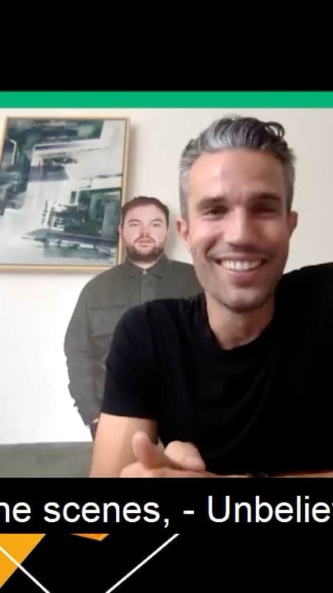 ロビン・ファン・ペルシのインスタグラム：「Loved catching up with @lloydgriffith to speak all things #UEL ahead of the Final 8 kicking off this evening alongside @enterpriseuk Some big clubs and players on show so enjoy the QFs everyone ⚽🏆」