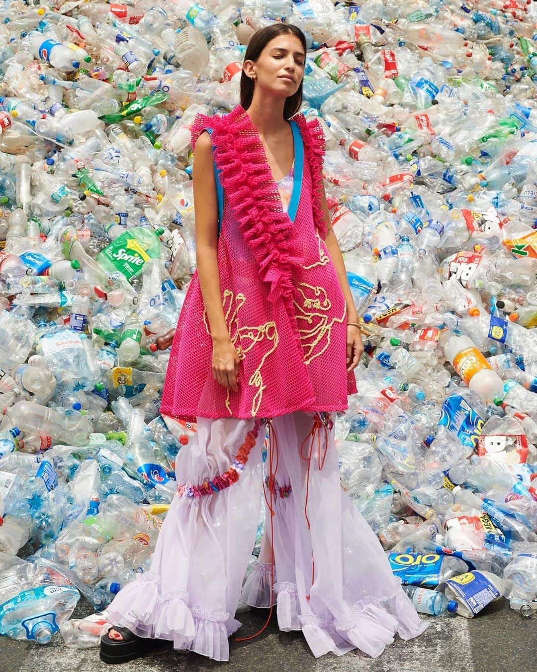 Vogue Italiaさんのインスタグラム写真 - (Vogue ItaliaInstagram)「"It is time to wake up and be more aware of the waste we generate. I did this shoot to visually show the concept of "throwing trash away" and how it does not exist, which is the reason we need to shift towards a circular economy". @MarinaTestino, founder and creative director of @Point.Off.View, as well as niece of the well-known photographer, has dedicated her young life to a mission: raise awareness around conscious consumerism and sustainable fashion. She defines herself as an “artivist” (art + activism) as she uses creativity to bring light to issues around climate change and plastic pollution. Her most recent initiative is Useful Waste, a Fashion Story revolving around why “People are under the illusion that garbage magically disappears; what they don’t see is the accumulation of harmful waste that ends up in the environment, our oceans or landfills. This shoot takes place in two recycling centers in Peru (Provesur and San Miguel Industrias), my dad's home country.” Read the full interview with #MarinaTestino by @Margherita_Tizzi in the #AboutHappiness issue of Vogue Italia and via link in bio.  Full credits: Model & Creative Director: @MarinaTestino Photographer @AlexanderNeumann Styling @AngelaKusen Make Up & Hair @_siento_tu_fuego_  Production @RickyChavezbedoya  Clothing brands: @balkanicaofficial @sophialerner @annaisyucra @mozhmozh @_macalo @cornelio_borda @susanwagnerdesign @nunaswimwear @ayniuniverse @escvdo」8月10日 18時35分 - vogueitalia