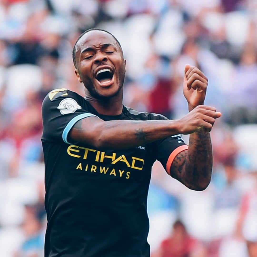 マンチェスター・シティFCさんのインスタグラム写真 - (マンチェスター・シティFCInstagram)「It was an opening day hat-trick for @sterling7 #OnThisDay a year ago! 🔥 #mancity」8月10日 19時07分 - mancity