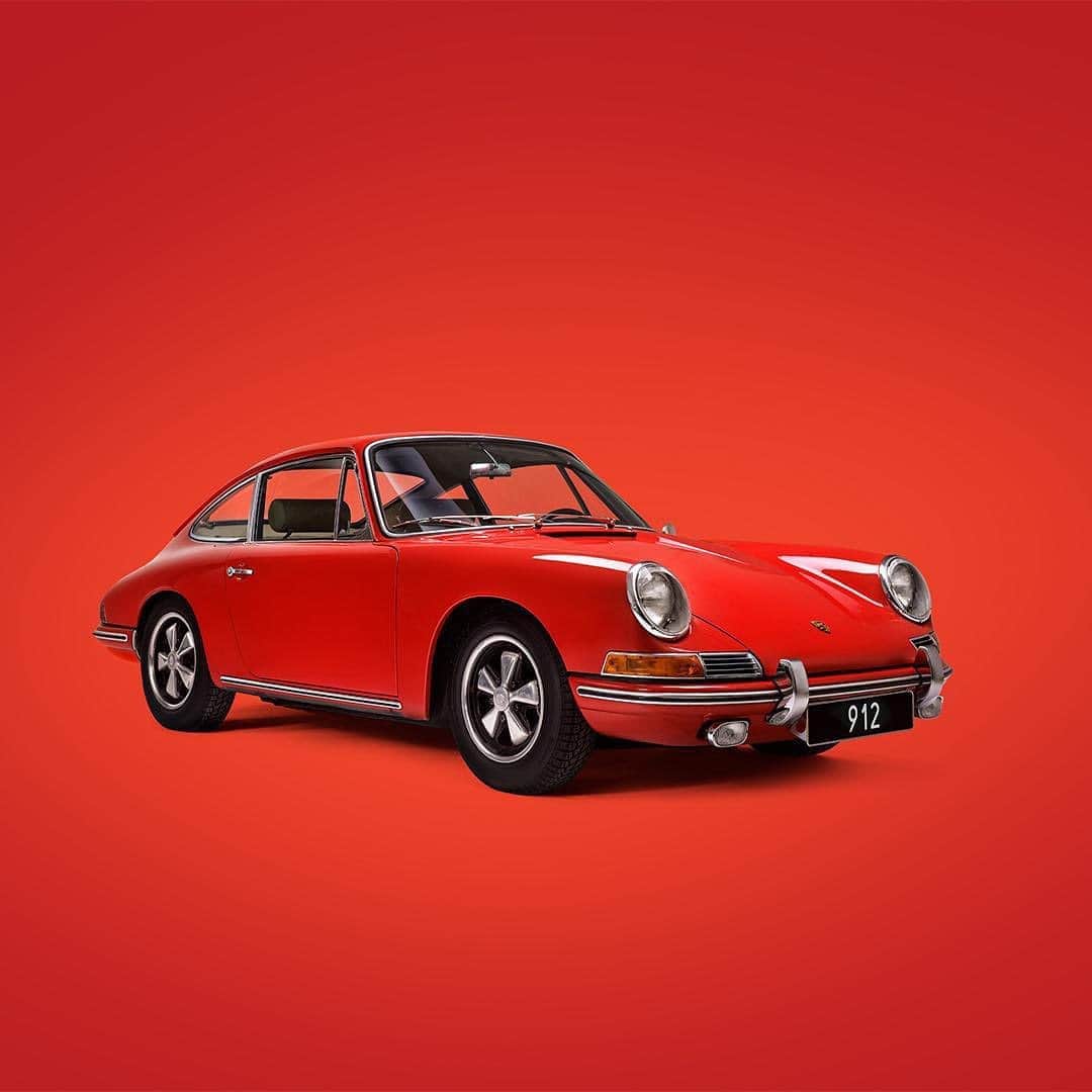 Porscheさんのインスタグラム写真 - (PorscheInstagram)「Seeing red? Photographer Tomek Mąkolski shot the 912 in Warsaw, Poland, using its bold hue to emphasise an iconic shape. Swipe for a glimpse behind the scenes. (📸 @makolski) #PorscheMoment」8月10日 19時28分 - porsche
