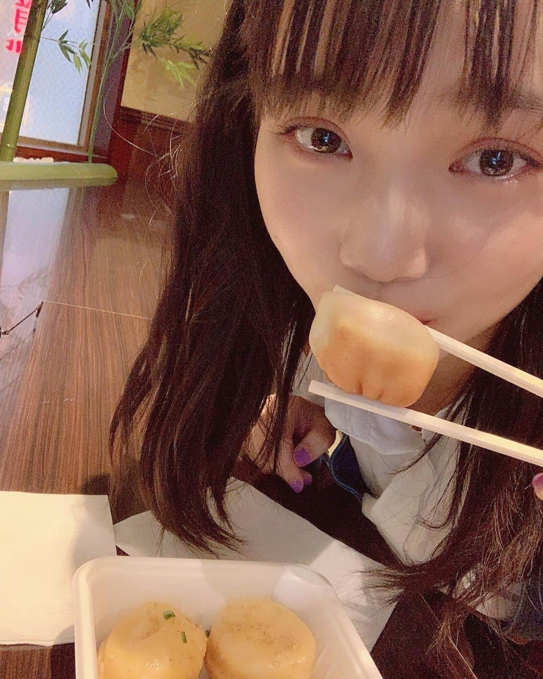 佐久間乃愛さんのインスタグラム写真 - (佐久間乃愛Instagram)「. 衝撃的な美味しさ焼き小龍包⚡️  #1年前の今日 #中華街 #美味しすぎた」8月10日 19時30分 - noa_sakuma