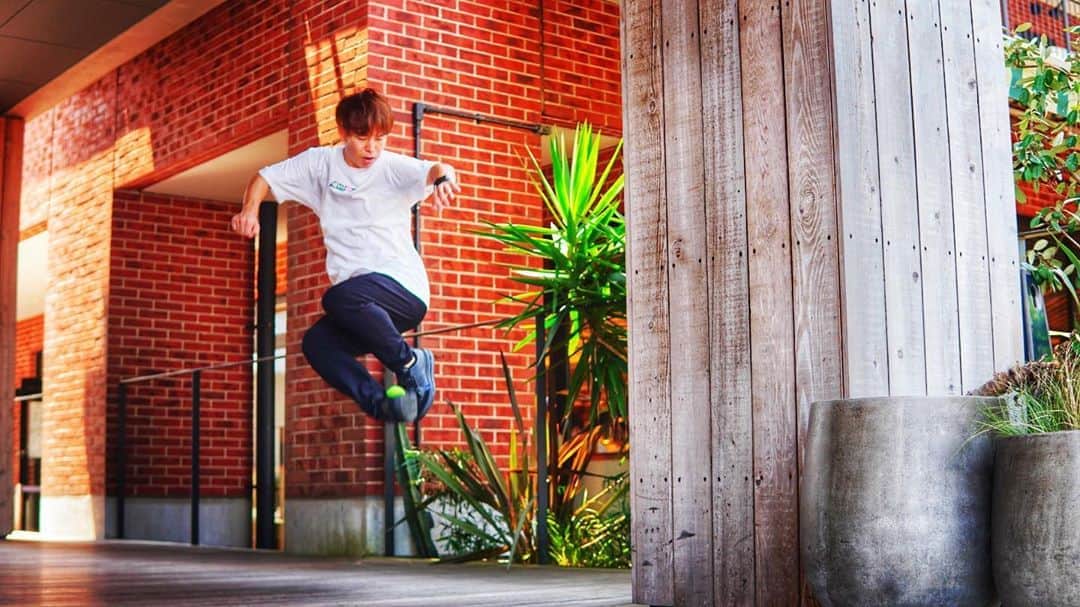 石田太志のインスタグラム：「Jumping. #footbag #taishiishida #freestyle #soccer #follow #worldchampion #performance #performer #instagramer #hackysack」