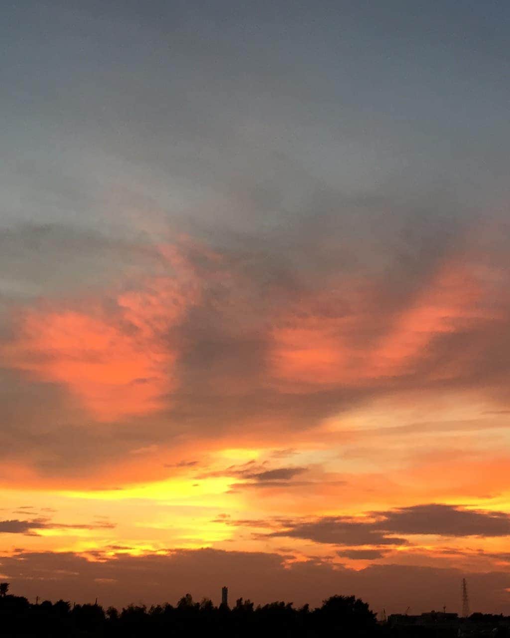 丸本凛さんのインスタグラム写真 - (丸本凛Instagram)「今年の夏休みはあっという間だ~😰最近は音楽を聴きながら寝てます!笑 #せるふぃー🤳#selfie#photo#photooftheday#instagood#sky#skyphotography#sunset#空#夕日#写真#15#15#yearsold#japanesegirl#163cm」8月10日 19時39分 - rinmarumoto
