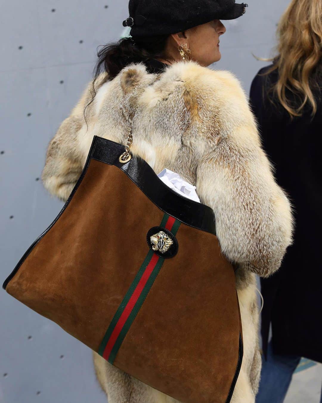 Lee Oliveiraのインスタグラム：「21st February 2019 On the streets of Milan  . . . #gucci #streetphotography #style #streetstyle #milan」