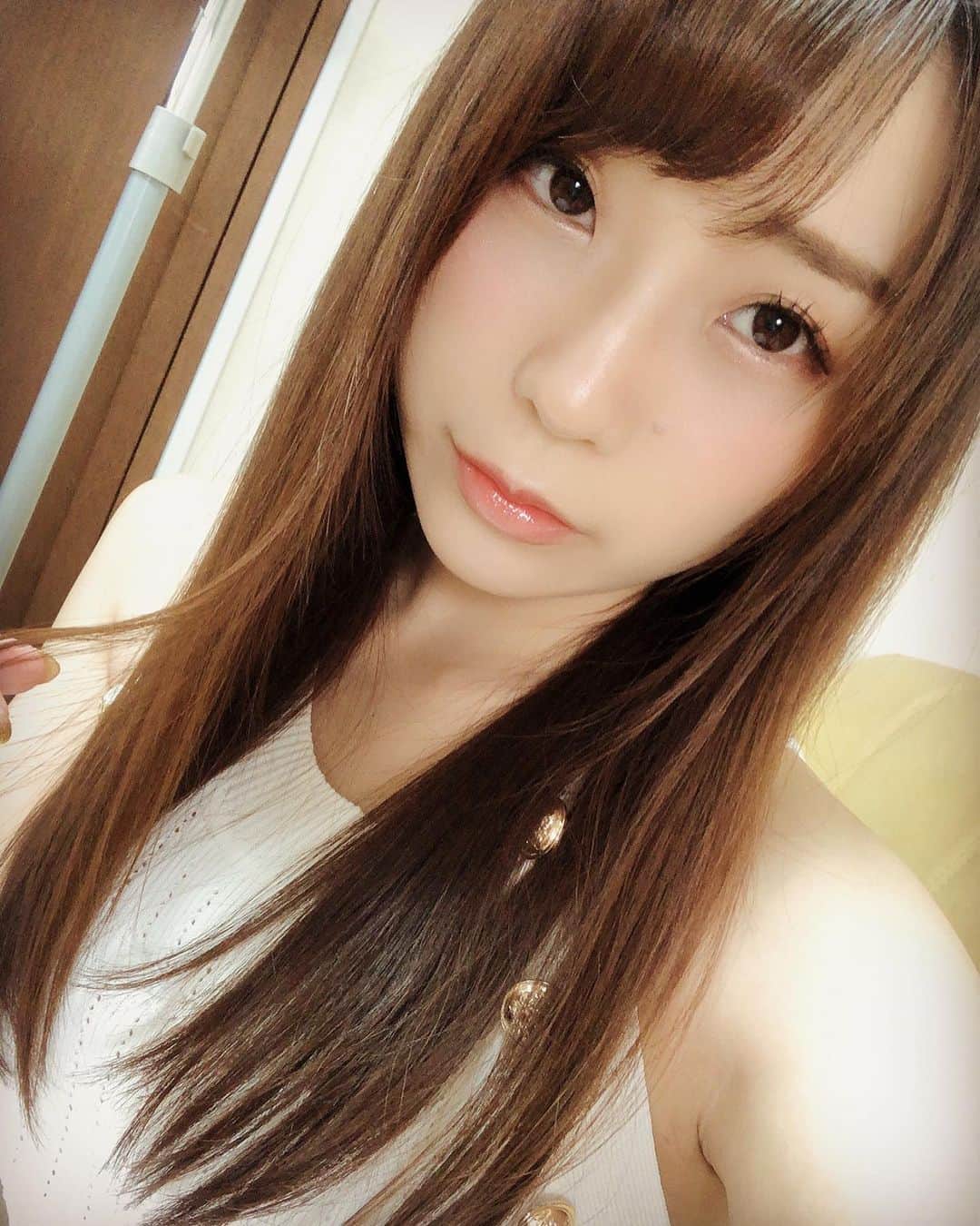 八乃つばさのインスタグラム：「インスタがんばる〜😈💤💤💤  #撮影 #洗脳 #コスプレ #ビフォーアフター #ねむい」