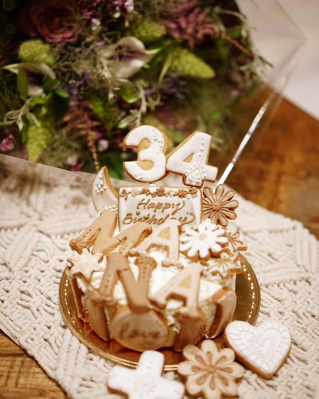 RUBYのインスタグラム：「Happy Happy  Happy birthday Manami🧸🌼 @manashika  #birthday  #birthdaycake  #cake #ケーキ #バースデーケーキ #誕生日ケーキ」