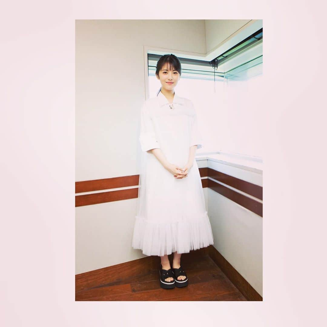 浜辺美波さんのインスタグラム写真 - (浜辺美波Instagram)「SCHOOL OF LOCK!に 4日間期間限定で登校します☺︎ うっきうきー」8月10日 20時43分 - minami_hamabe.official