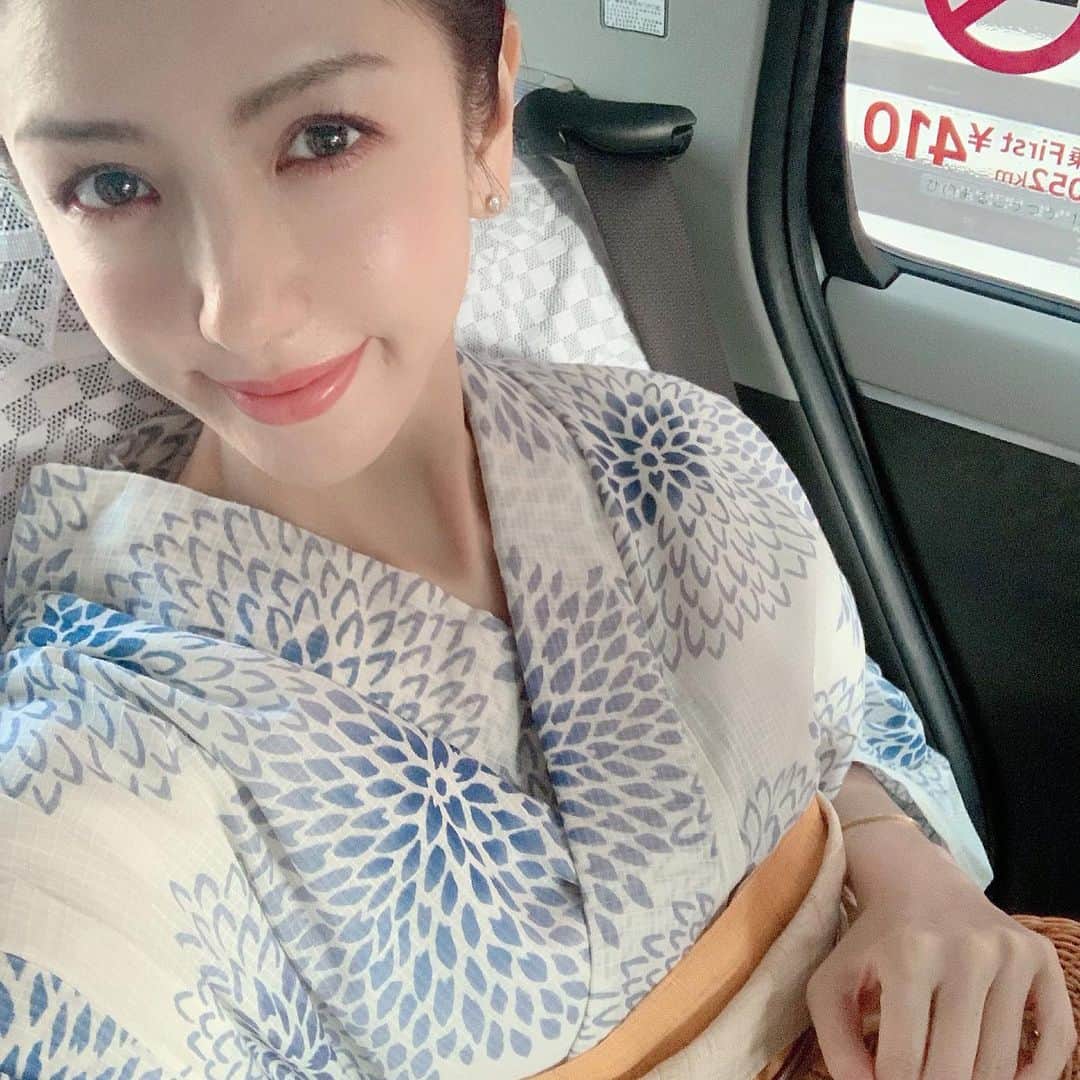 のインスタグラム：「1年前の今日は神宮花火大会！ 今年は浴衣を着る機会 ないかなぁ。着たかったなぁ😌 #思い出pic」
