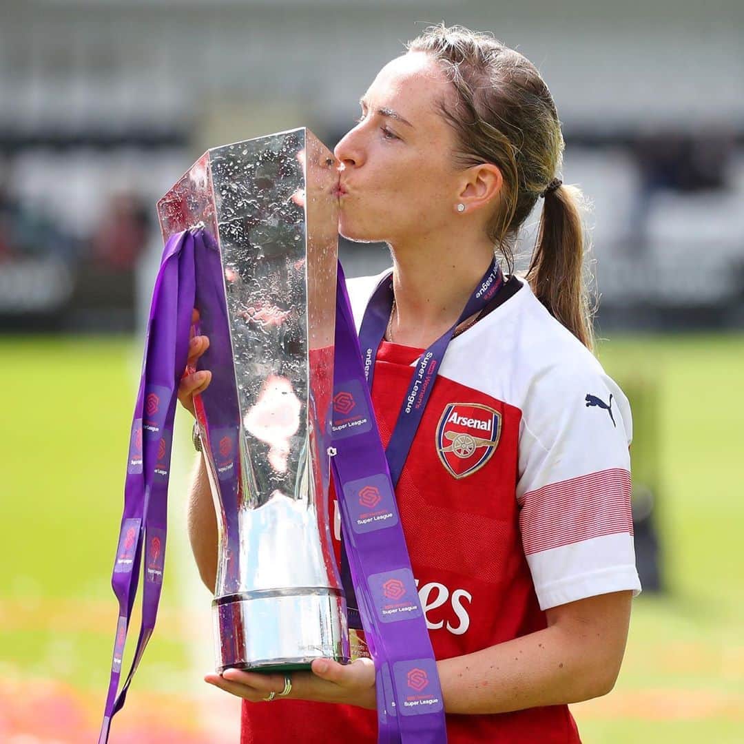 Arsenal Ladiesさんのインスタグラム写真 - (Arsenal LadiesInstagram)「🗣 Alexa, show me an Arsenal legend... ⁣ ⁣ 🗓 10 years ⁣ 🔴 206 appearances ⁣ ⚽️ 66 goals ⁣ 🏆 Three WSL titles ⁣ 🏆 Four FA Cups ⁣ 🏆 Five Conti Cups」8月10日 21時16分 - arsenalwfc