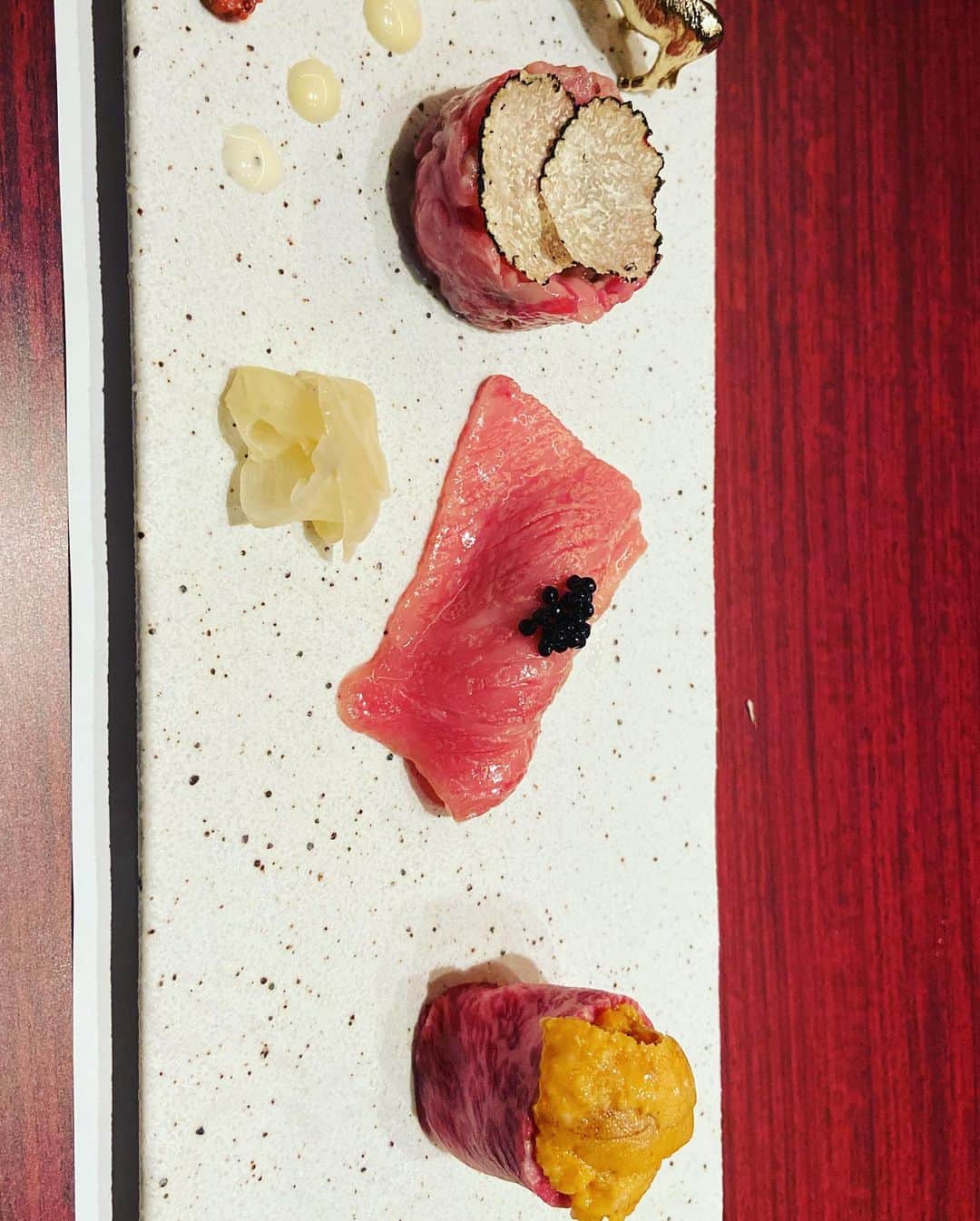 平田亮介さんのインスタグラム写真 - (平田亮介Instagram)「美味すぎた🤣🤣 そして演出接客味全てが一流でした。。 また行きたい🍖  #牛牛 #麻布十番 #シャトーブリアン #エンペラーブリアン」8月10日 21時12分 - ryosukehirata