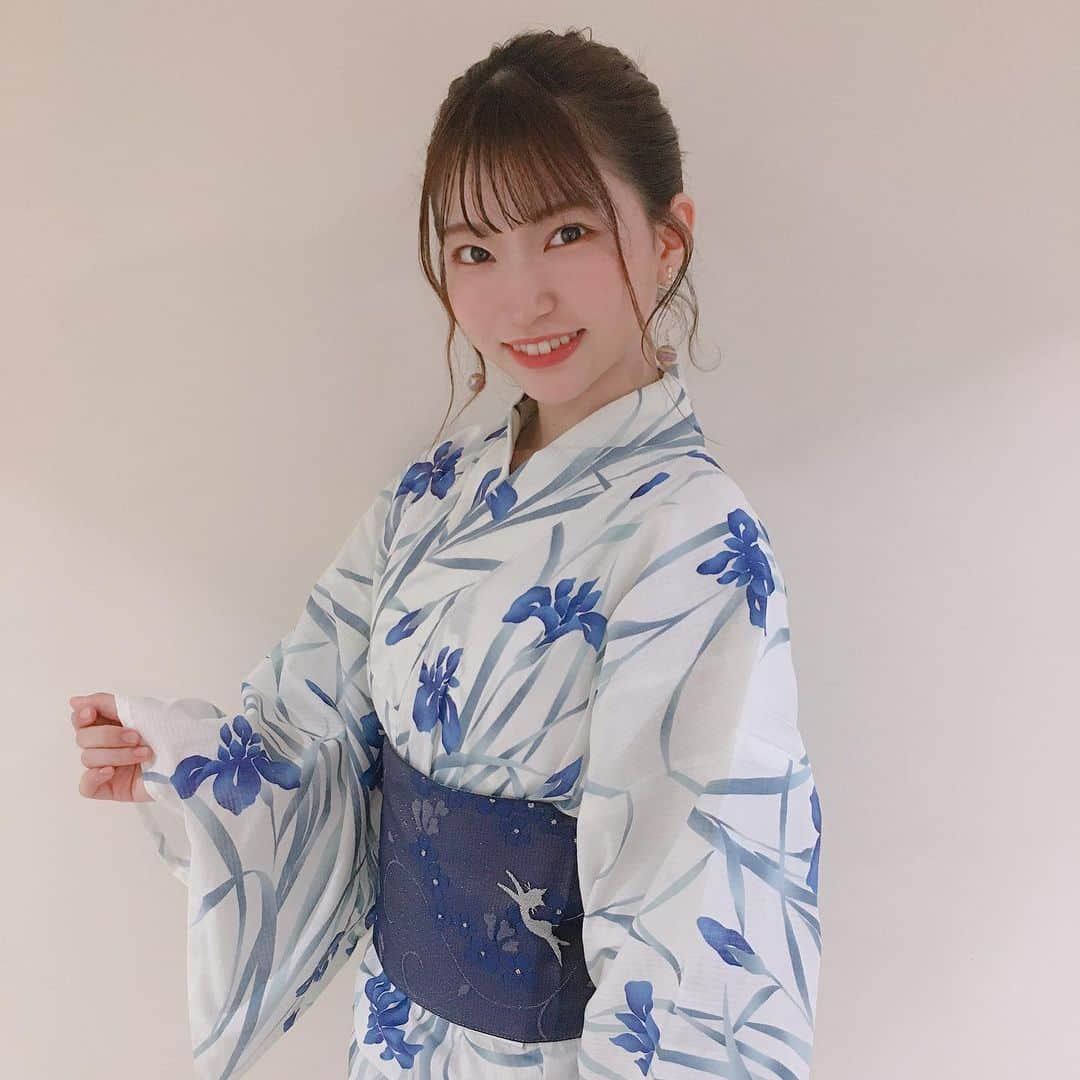 横道侑里さんのインスタグラム写真 - (横道侑里Instagram)「おそらく今年最初で最後。 冒険して爽やかな大人な感じの青💙 水色とか青似合わんってゆわれたのトラウマで避けてきてた…」8月10日 21時21分 - sideroad615