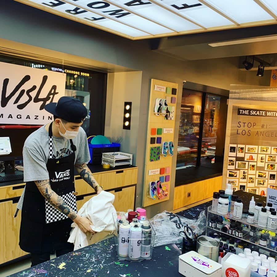 ギュミン のインスタグラム：「custom on birthday with @jeonhyeni_」
