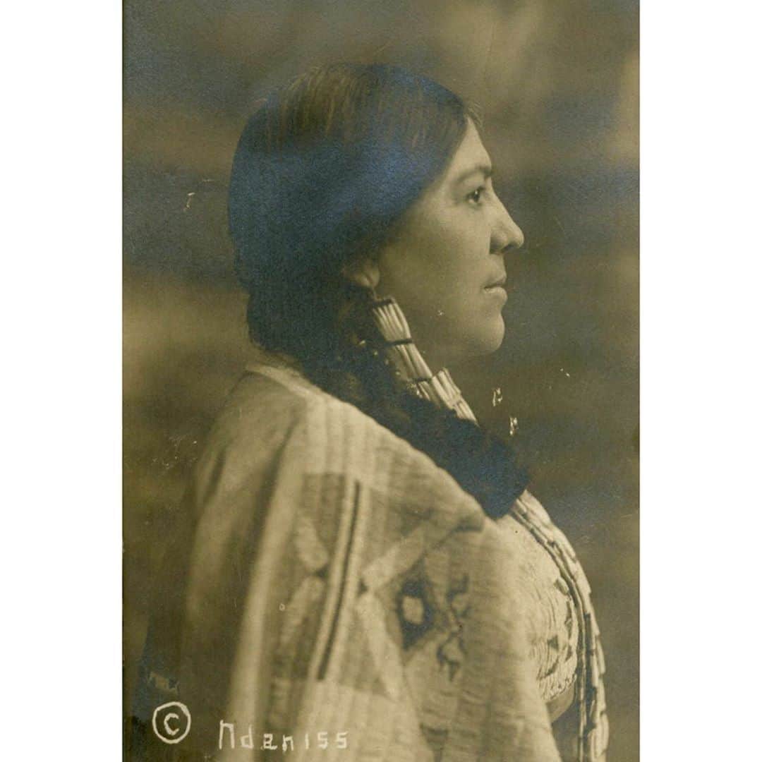 国立アメリカ歴史博物館さんのインスタグラム写真 - (国立アメリカ歴史博物館Instagram)「In 1919, while working as an attorney in the Office of Indian Affairs, Marie Louise Bottineau Baldwin (Métis/Turtle Mountain Ojibwe) submitted this photograph of herself in Native dress to be included in her official personnel file. This portrait was just one of the many ways Baldwin resisted calls for assimilation, championed Native American rights, and invoked Native women’s power within their communities over the course of her decades-long career.  Baldwin began her career at the Office of Indian Affairs in 1904 as a clerk and she steadily worked her way up. In 1912, in the wake of her father's death, Baldwin made the then radical choice to enroll in law school. In 1914, she became the first woman of color to graduate from the Washington College of Law, completing a three-year degree in the space of two years.  Baldwin was deeply involved in Washington D.C.'s thriving activist community, where she became a leader in Society of American Indians . In 1914, Baldwin was part of a contingent of SIA members who visited the White House and presented a memorial to President Woodrow Wilson. Baldwin also joined the fight for women's suffrage. In 1913, she marched alongside other female lawyers in the headline-grabbing 1913 women's suffrage parade organized by the National Woman's Party. When asked if she was a suffragist in 1914, Baldwin laughed and asked the reporter: "Did you ever know that the Indian women were among the first suffragists, and that they exercised the right of recall?"  Though many campaigned in support of 19th Amendment, most Native American women were unable to enjoy the amendment's benefits until the passage of the Indian Citizenship Act in 1924. Even then, multiple U.S. states prevented Native Americans from voting well into the 1900s.  📷: @usnatarchives   #AmericanHistory #BecauseOfHerStory #19SuffrageStories #NativeAmericanHistory  #WomensHistory #PoliticalHistory #SuffrageHistory  #VoteHistory」8月10日 21時28分 - amhistorymuseum