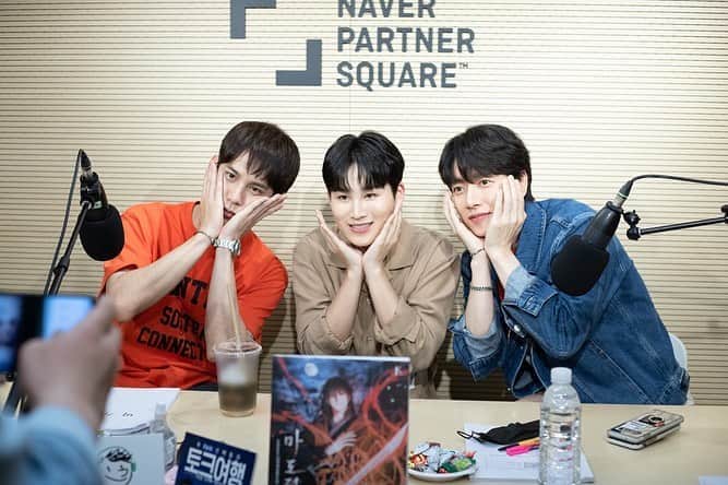 のインスタグラム：「[#박기웅 _ NOTICE]  오디오 클립 투팍토크여행 첫방🎉 드디어 오늘 박기웅, 박해진 님이 함께하는 투팍토크여행이 방송됩니다!  잠시후 10시 네이버 오디오 클립에서 만나요💛  #PARK_KI_WOONG #박해진 #오디오클립 #투팍토크여행 #젤리피쉬 #JELLYFISH」
