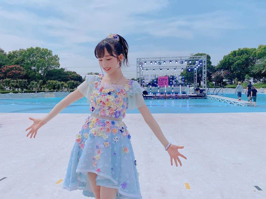 小栗有以さんのインスタグラム写真 - (小栗有以Instagram)「#CDTVライブライブ 太陽がサンサンでしたっ🍧☀️  #夏 #夏曲メドレー #AKB48 #ポニーテール #衣装 #オサレカンパニー さん」8月10日 21時42分 - yuioguri_1226