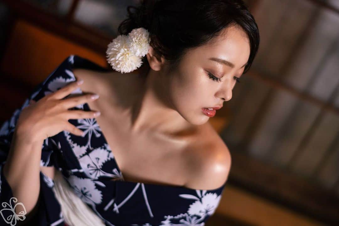 白石ゆうかのインスタグラム：「#ポートレート #portrait #写真好きな人と繋がりたい #写真撮ってる人と繋がりたい #ファインダー越しの私の世界 #model #撮影 #pic #picture #picoftheday #ポートレートしま専科 #写真 #love #like #東京カメラ部 #ポートレート女子 #follow #followme #instagood #ig_japan #photoofthday #photography #japan #japanese #photo #浴衣 #yukata #kimono」