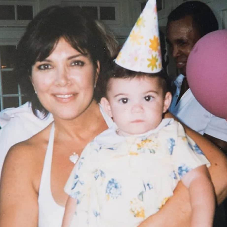 クリス・ジェンナーさんのインスタグラム写真 - (クリス・ジェンナーInstagram)「Happy Birthday to my beautiful baby girl, my youngest child @kyliejenner!! Kylie, you never cease to amaze me with everything you do in life... you are the most wonderful daughter, granddaughter, sister, friend, and unbelievable Mommy.... you are the most thoughtful, generous, considerate, creative, smart and loving girl and I’m so blessed God chose me to be your Mommy! You have the biggest heart and I’m beyond proud of you!!! Happy birthday to this delicious piece of my heart! I love you!!! Mommy 😍😘🎂🙏❤️🥰🎂🥳」8月10日 21時40分 - krisjenner