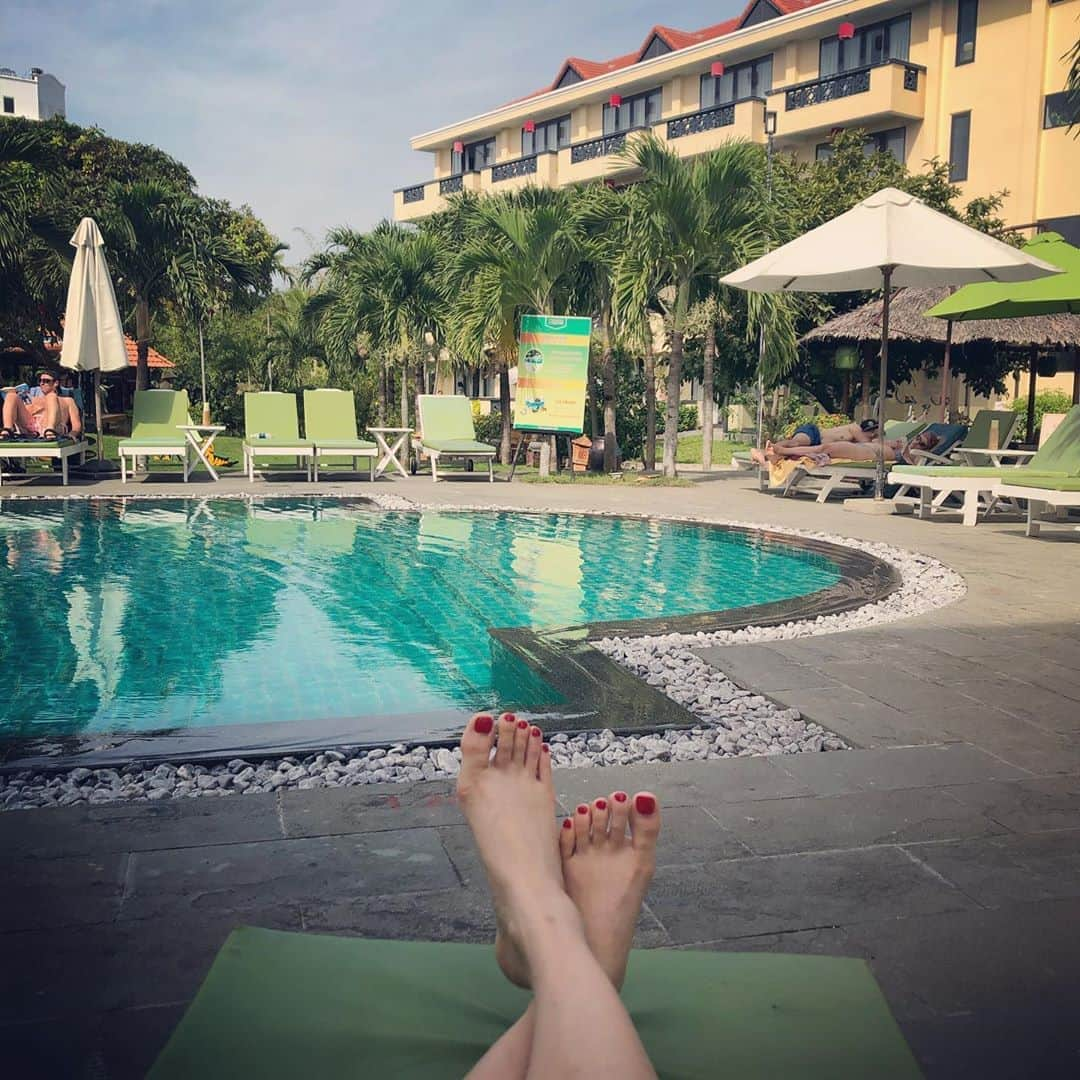 RUUNAさんのインスタグラム写真 - (RUUNAInstagram)「. . 毎日暑すぎるから そろそろまったりしたい👣🌺 . . #kolme #vietnam #hoian #pool #memories #food #summer #ベトナム #ホイアン #プール #夏 #過去写真」8月10日 21時44分 - ruuna_kolme