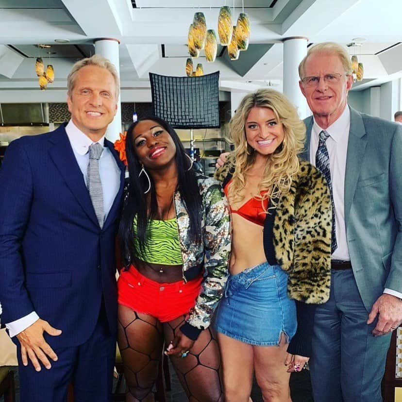 パトリック・ファビアンさんのインスタグラム写真 - (パトリック・ファビアンInstagram)「Repost from @bettercallsaulamc • Another happy client. 📸,: @mrpatrickfabian  . So. Much. Fun. 😁 . @gericourtneyaustein @divalaci @ed_begley_jr #setlife #showbizfun  Can’t wait to get started on Season Six!」8月11日 3時22分 - mrpatrickfabian