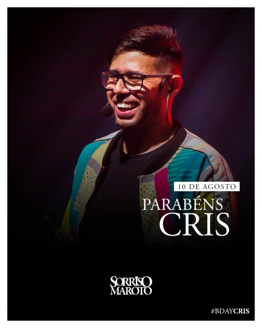 Sorriso Marotoのインスタグラム：「Hoje é niver do @crisjog, gente! 😃 Parabéns, Cris! Tudo de melhor pra você sempre! ❤ Deixa seu recadinho pra ele aqui também! #NiverDoCris #BDayCris」