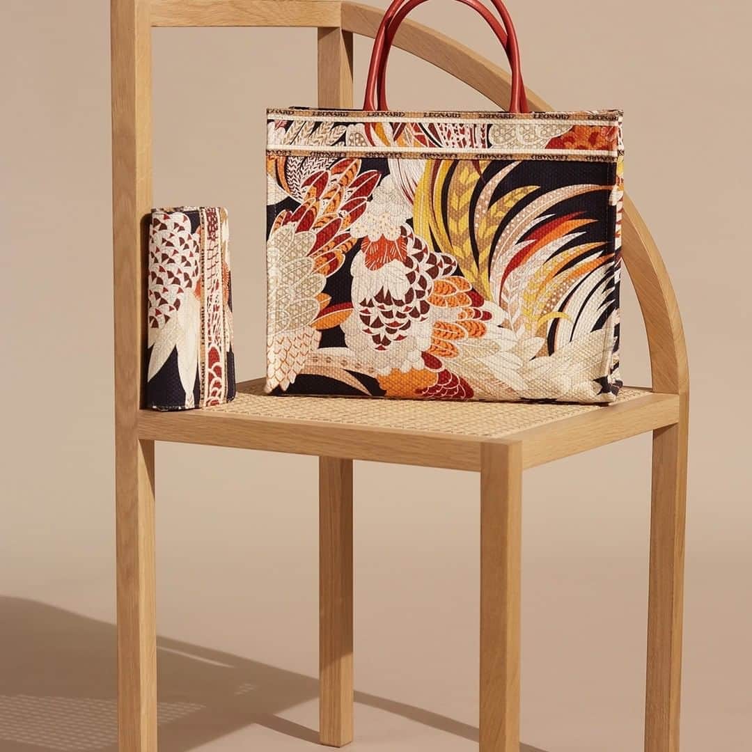 のインスタグラム：「The new Leonard Paris it bag of the season is here!  The perfect style to wear from day-to-night, in the city or by the sea.  leonardparis.com . . . . . . . #fashion #mode #fashioninspiration #springsummer20 #springstyles #springtrends #springlooks #springfashion #summerstye #summerfashion #summeroutfit #colorful #topbrandsinparis #DNVB  #frenchsavoirfaire #frenchart」
