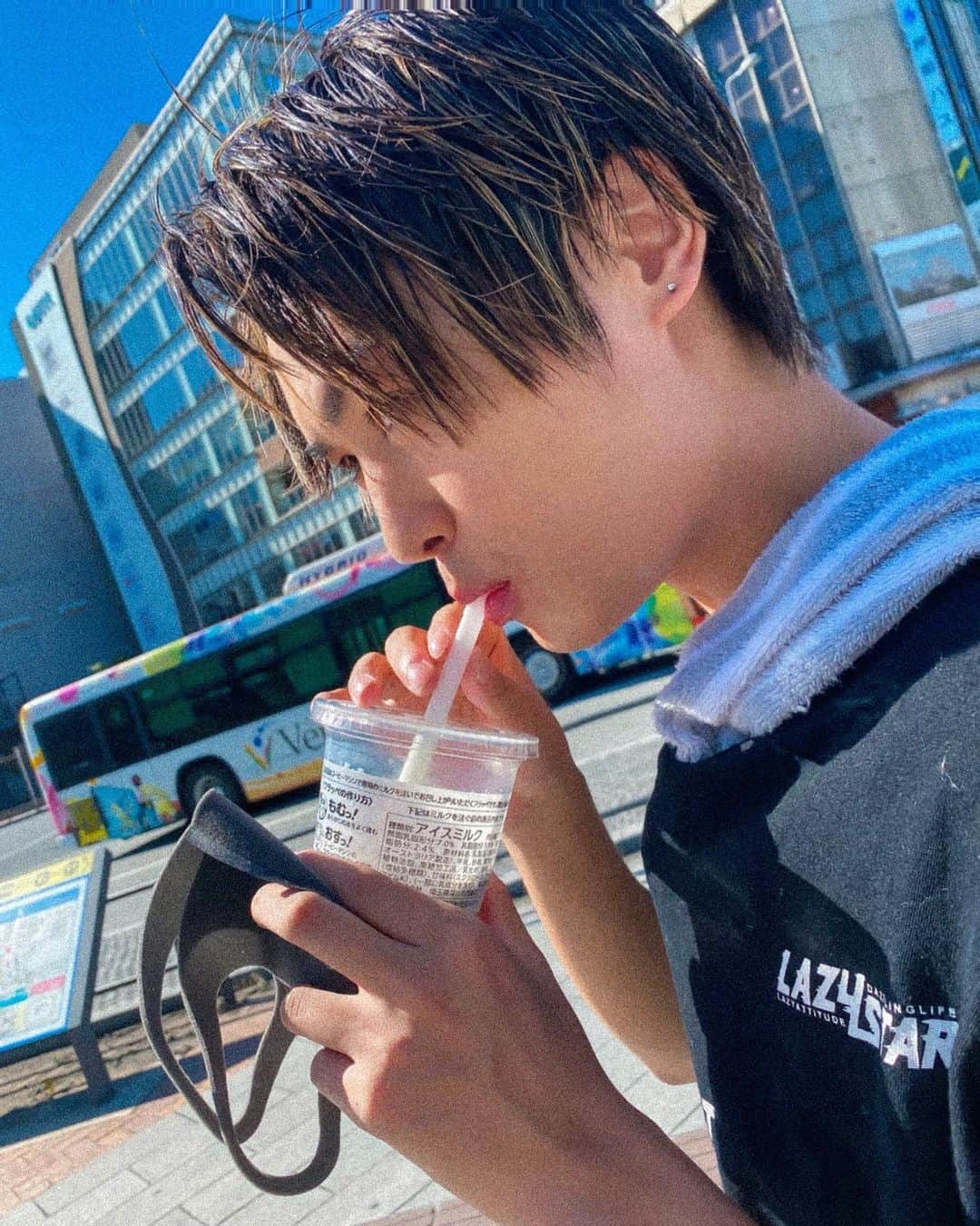 ゆうやさんのインスタグラム写真 - (ゆうやInstagram)「YOKOGAO 横顔ってプロフィールって言うんだよ 今日の暑さはヤバすぎたな。。。😩」8月10日 22時02分 - mikimikiyuya