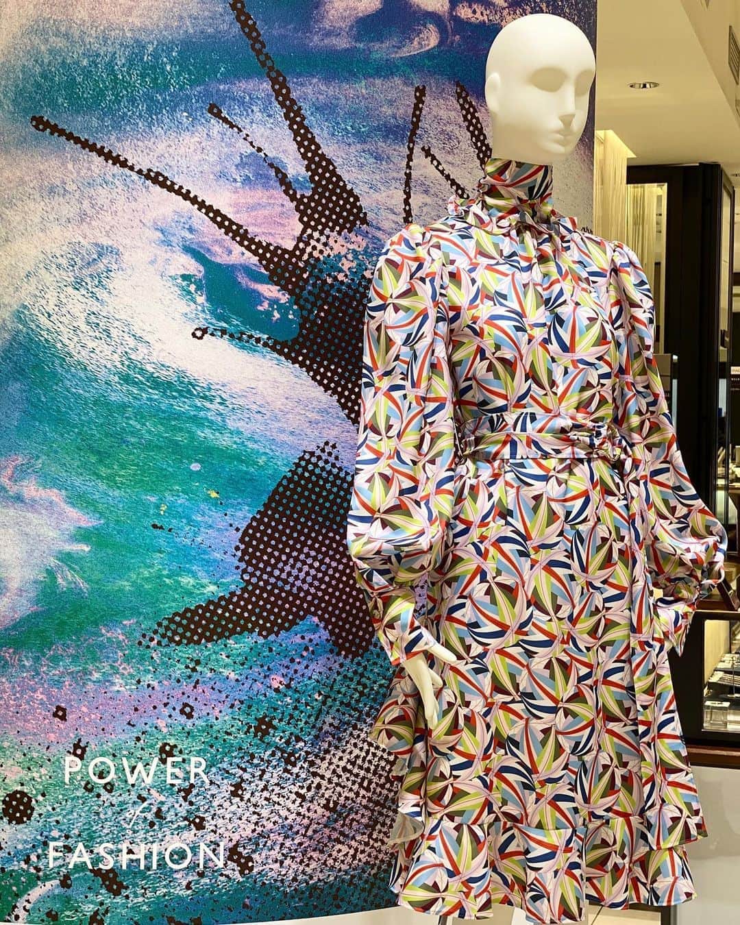 アディアムさんのインスタグラム写真 - (アディアムInstagram)「“Power of Fashion” display at #Isetan Shinjuku featuring #ADEAM Long Sleeve Scarf Dress. #FW20 #JapaneseFashion」8月10日 22時05分 - adeam