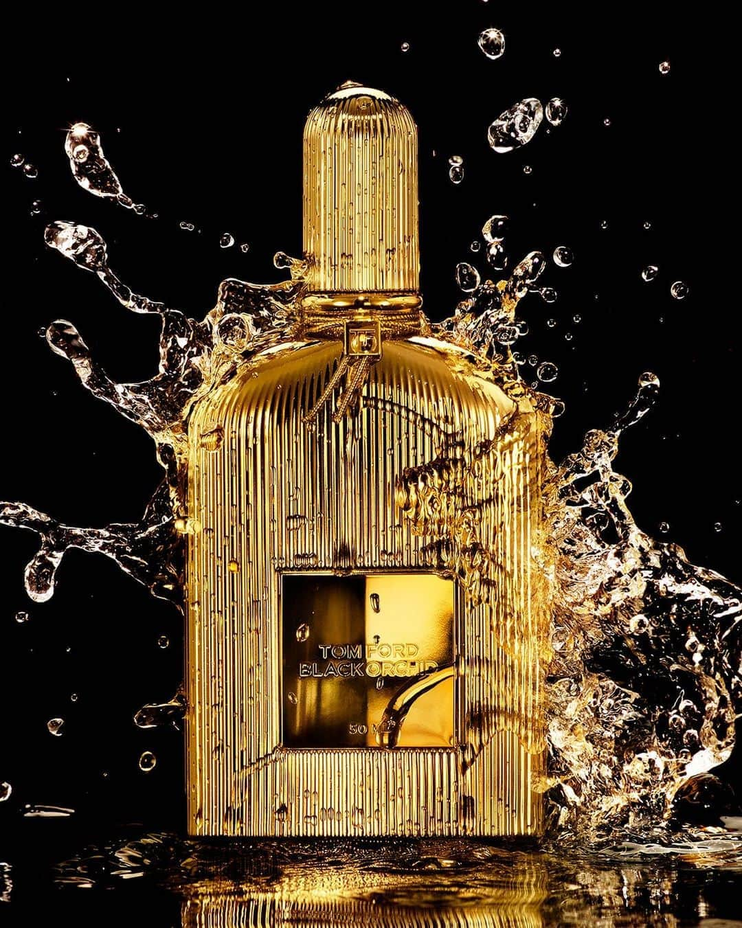 トムフォードさんのインスタグラム写真 - (トムフォードInstagram)「Discover the new Black Orchid Parfum, an amplified expression of the original Eau de Parfum. The scent pays tribute to this iconic orchid, bred exclusively for TOM FORD – and born of his quest for the “perfect flower: luxurious, pure and elegant.” Captured by @nick_knight @kstudio_ny @tomfordbeauty #TOMFORD #TFBLACKORCHID」8月10日 22時13分 - tomford