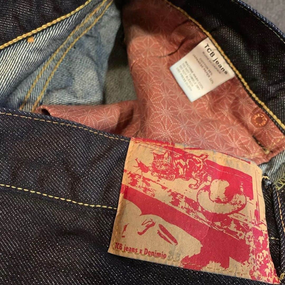 Denimioさんのインスタグラム写真 - (DenimioInstagram)「If you haven't checked out the #washi collab we did with #tcbjeans, now's your chance. They're flying off the shelves and are packed with lovely details. And that fabric is bleeding indigo like nothing else: the cotton x paper mix is magical!  #Denimio #denim #denimhead #denimfreak #denimlovers #jeans #selvedge #selvage #selvedgedenim #japanesedenim #rawdenim #drydenim #worndenim #fadeddenim #menswear #mensfashion #rawfie #denimporn #denimaddict #betterwithwear #wabisabi」8月10日 22時18分 - denimio_shop