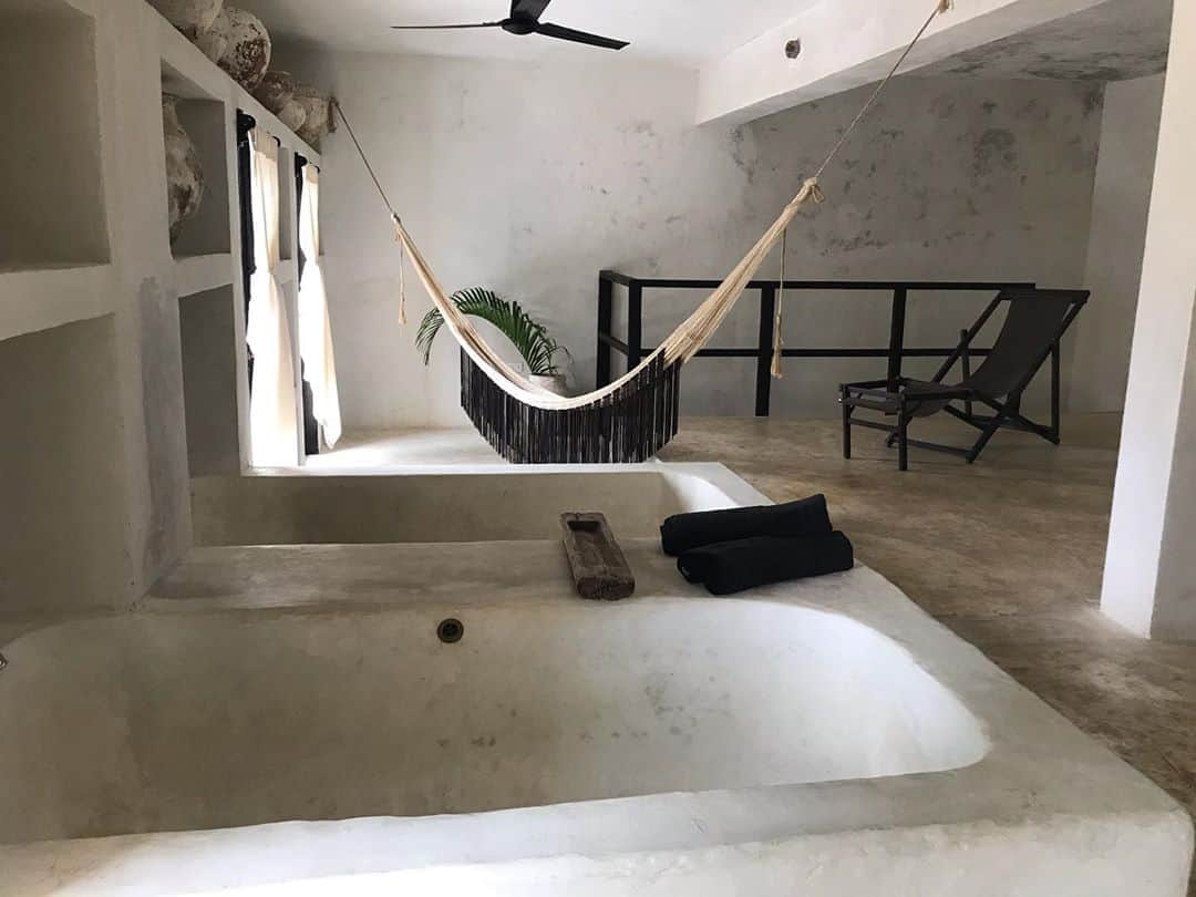 トームさんのインスタグラム写真 - (トームInstagram)「Sometimes just one bathtub won’t do - We live here now PT 2 #coquicoqui (swipe for details) @coquicoquiofficial #Coba #Yucatan #Mexico」8月10日 22時22分 - tomenyc