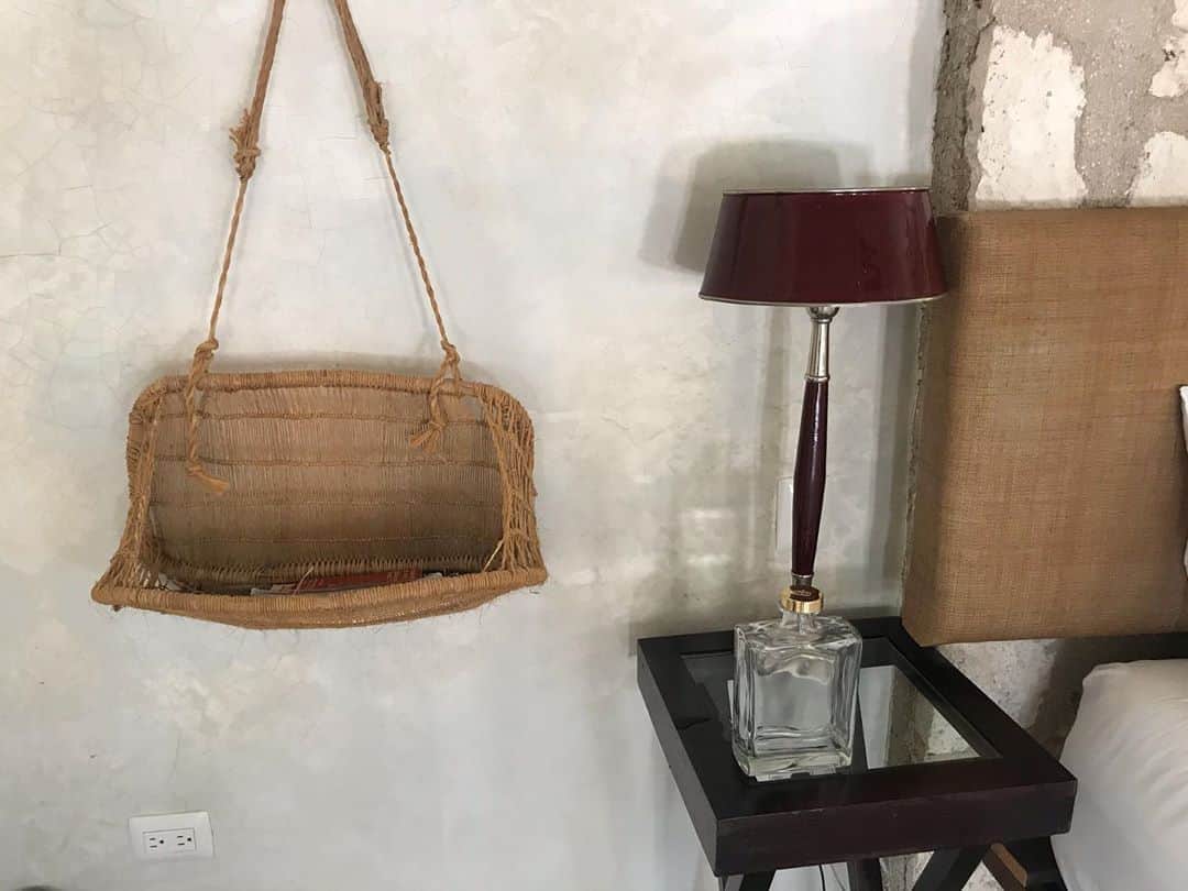 トームさんのインスタグラム写真 - (トームInstagram)「Now obsessed with hand painted tin lamps , and all off white everything - We live here now PT 1 #coquicoqui (swipe for details) @coquicoquiofficial #Coba #Yucatan #Mexico」8月10日 22時25分 - tomenyc