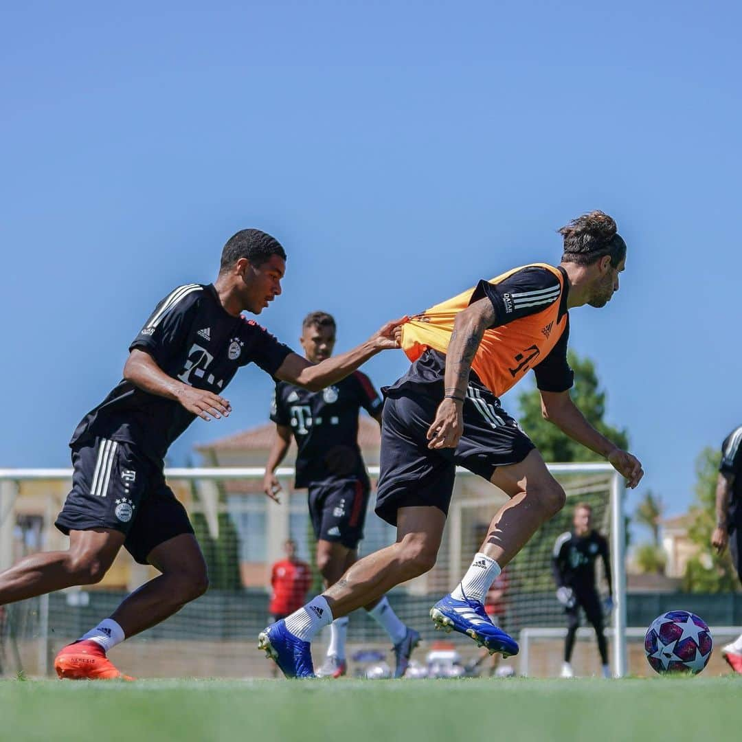 ハビ・マルティネスさんのインスタグラム写真 - (ハビ・マルティネスInstagram)「Day 1 💥⚽️ #training #focus #MissionLis6on #Javi8」8月10日 23時02分 - javi8martinez