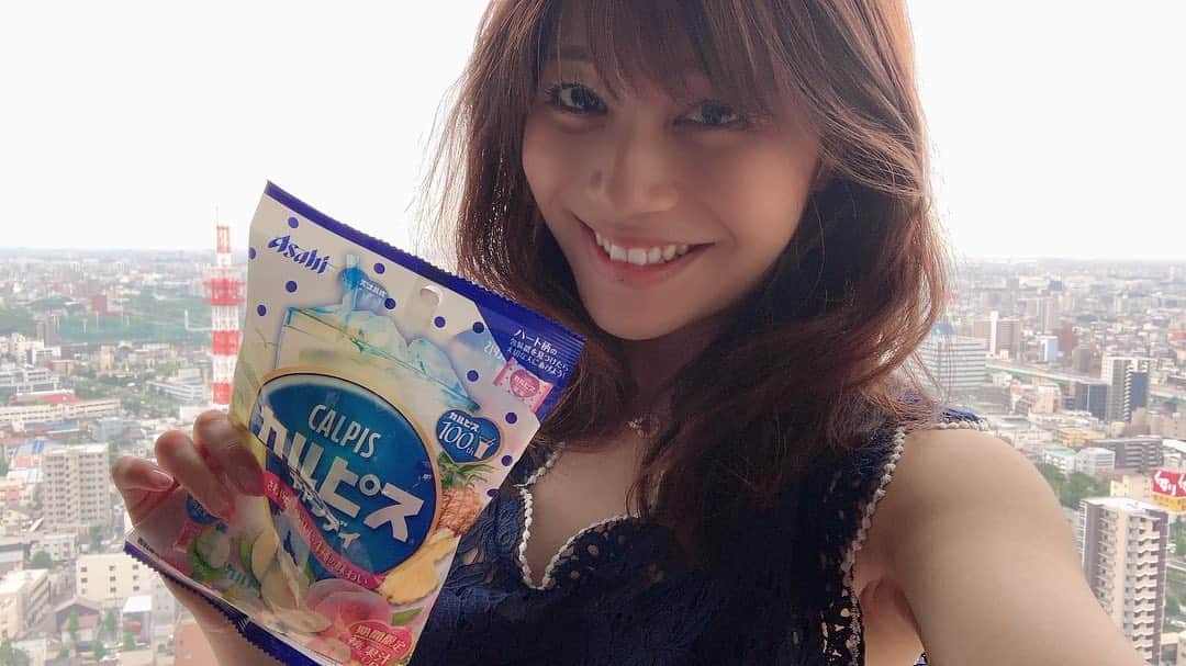 のインスタグラム：「‪【#カルピスキャンディ】‬  カルピス🥛メロン🍈パイン🍍桃味〜🍑  ハート柄の包装紙もたくさん発見❣️  #カルピス #アサヒグループ食品  ‪#駄菓子アナウンサー‬ ‪#駄菓子屋 #駄菓子女子 ‬ ‪#駄菓子 #日本駄菓子協会 #公認‬  ‪#HAP #horipro‬ ‪#田中めぐみ #アナウンサー‬ ‪#ホリプロ #ホリプロアナウンス室‬」